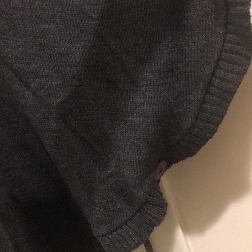 Sweater - Picture 4 of 4